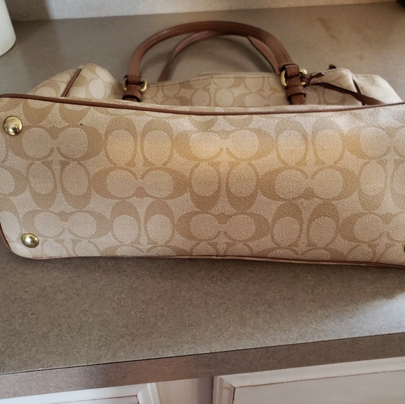 Coach purse/tote - Picture 4 of 4